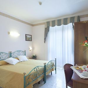 Kamer met een Queen Size Bed
